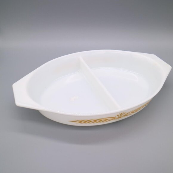 Vintage Pyrex Royal Wheat 1 1/2 Quart Casserole Divided Dish - Picture 4 of 6